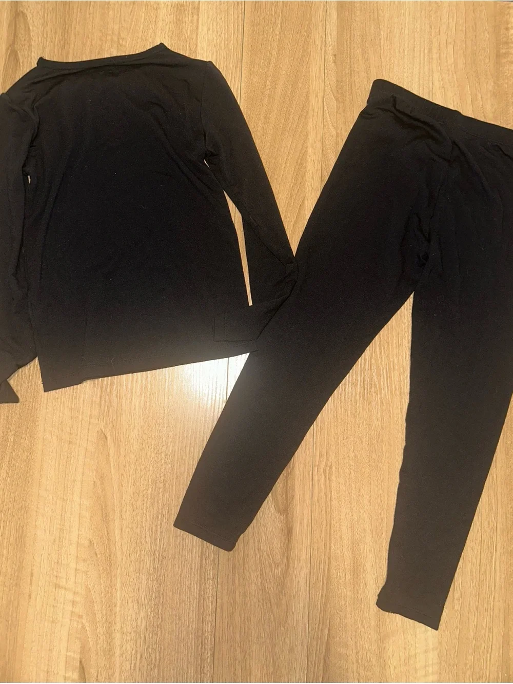 32’ Heat Kids Unisex Black Heat Base Layer Long Sleeve and Legging Set